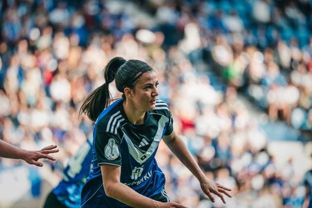 DFB Pokal Frauen 1 FC Magdeburg vs Hamburger SV, 28 09 25 Almudena Sierra Hamburger SV, 24 DFB Pokal Frauen 2025 2026, 1 Runde 1 FC Madgeburg vs Hamburger SV am 28 09 2025 in der Avnet Arena, Magdeburg DFB DFL REGULATIONS PROHIBIT ANY USE OF PHOTOGRAPHS AS IMAGE SEQUENCES AND OR QUASI VIDEO Copyright: xBEAUTIFULxSPORTS Tonhäuserx
