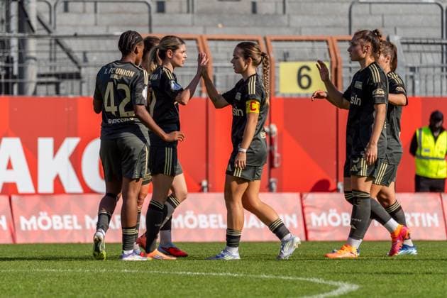 Cheering for the goal to 0 2, GER, 1 FSV Mainz 05 vs 1 FC Union Berlin, Football, DFB Pokal der Frauen, 1 Runde, Saison 2025 2026, 28 09 2025, DFB REGULATIONS PROHIBIT ANY USE OF PHOTOGRAPHS AS IMAGE SEQUENCES AND OR QUASI VIDEO, GER, 1 FSV Mainz 05 vs 1 FC Union Berlin, Football, DFB Pokal der Frauen, 1 Runde, Saison 2025 2026, 28 09 2025 Mainz Copyright: xEibner-Pressefoto Jan-NiclasxGrox EP_JGG