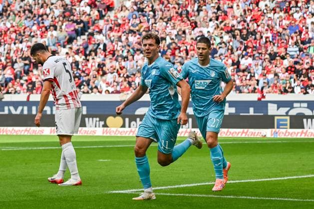 Celebration for the goal to 1 1 by Fisnik Asllani TSG Hoffenheim, 11 with Andrej Kramaric TSG Hoffenheim, 27 GER, SC Freiburg TSG 1899 Hoffenheim, Football, Bundesliga, Matchday 5, Season 2025 2026, 28 09 2025 DFL DFB REGULATES PROHIBIT ANY USE OF PHOTOGRAPHS AS IMAGE SEQUENCES AND OR QUASI VIDEO GER, SC Freiburg TSG 1899 Hoffenheim, Football, Bundesliga, Matchday 5, Season 2025 2026, 28 09 2025 Freiburg Copyright: xEibner-Pressefoto ThomasxHessx EP_THS