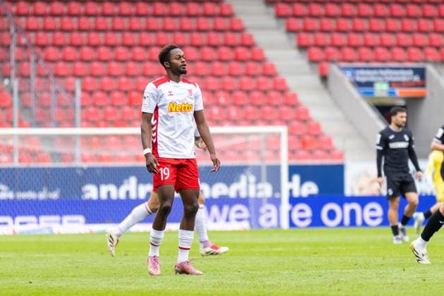 28 09 2025, Soccer, GER, Season, 3 Liga, Season 2025 2026, 8 Matchday, SSV Jahn Regensburg SC Verl Davis Asante SSV Jahn Regensburg DFL REGULATIONS PROHIBIT ANY USE OF PHOTOGRAPHS AS IMAGE SEQUENCES AND OR QUASI VIDEO