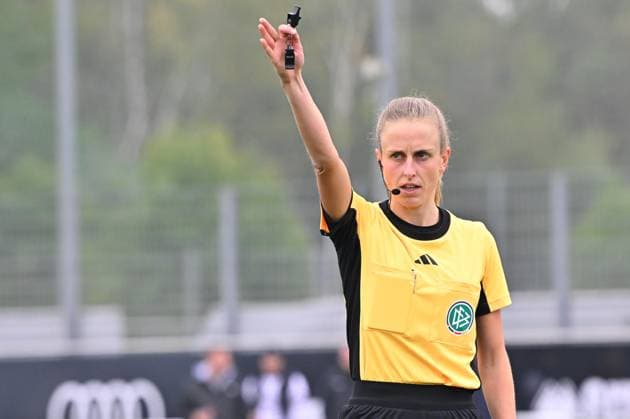 28 09 2025 Soccer season 2025 2026 1 DFB Cup 1 round FC Ingolstadt 04 FCI 1 FC Nuremberg FCN Club Clubfrauen Sportfoto Zink MeZi xmexzix Davina Lutz Referee in