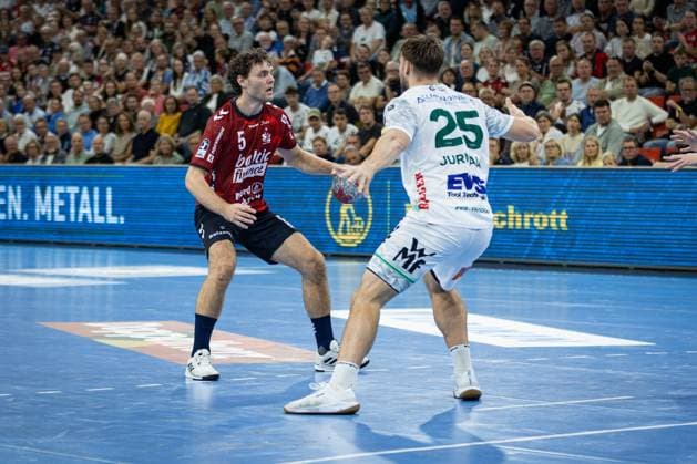 DAIKIN HBL SG Flensburg Handewitt vs FRISCH AUF Göppingen 28 09 25 Niclas Kirkeløkke Nr 05, SG Flensburg Handewitt vs Ludvig Jurmala Åström Nr 25, Frisch auf Göppingen DAIKIN HBL SG Flensburg Handewitt vs FRISCH AUF Göppingen, GP JOULE Arena on 28 09 25 Copyright: xBEAUTIFULxSPORTS MarioxM.xKobergx