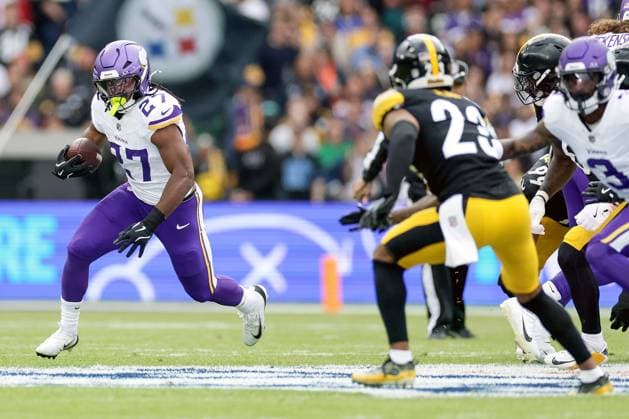 NFL, American Football Herren, USA Week 4, Croke Park, Dublin 28 9 2025 Pittsburgh Steelers vs Minnesota Vikings Minnesota Vikings Jordan Mason Jordan Mason 28 9 2025  Copyright: x INPHO LaszloxGeczox LG_010319
