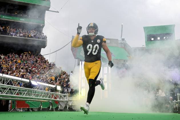 NFL, American Football Herren, USA Week 4, Croke Park, Dublin 28 9 2025 Pittsburgh Steelers vs Minnesota Vikings Pittsburgh Steelers T.J. Watt takes to the pitch T.J. Watt takes to the pitch 28 9 2025  Copyright: x INPHO LaszloxGeczox LG_011084