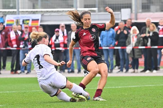 28 09 2025 Soccer season 2025 2026 1 DFB Cup 1 round FC Ingolstadt 04 FCI 1 FC Nuremberg FCN Club Clubfrauen Sportfoto Zink MeZi xmexzix Theresa Keitel 7, FC Ingolstadt 04 FCI Laura Miller 9, 1 FC Nuremberg FCN, right Scene for penalty kick for Nuremberg to 0 1