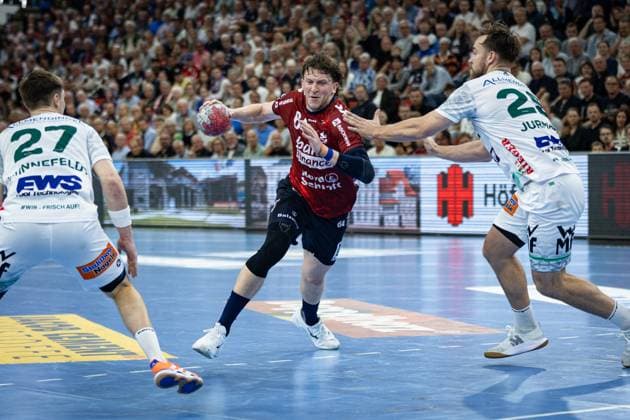 DAIKIN HBL SG Flensburg Handewitt vs FRISCH AUF Göppingen 28 09 25 Lasse Kjaer Møller Nr 64, SG Flensburg Handewitt in attack DAIKIN HBL SG Flensburg Handewitt vs FRISCH AUF Göppingen, GP JOULE Arena on 28 09 25 Copyright: xBEAUTIFULxSPORTS MarioxM.xKobergx
