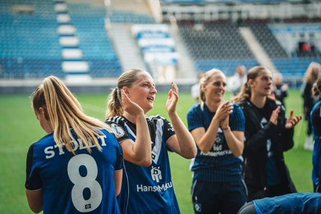 DFB Pokal Women 1 FC Magdeburg vs Hamburger SV, 28 09 25 Hamburger SV cheers to advance to the 2nd round 0 3 DFB Pokal Women 2025 2026, 1 Round 1 FC Madgeburg vs Hamburger SV on 28 09 2025 at the Avnet Arena, Magdeburg DFB DFL REGULATIONS PROHIBIT ANY USE OF PHOTOGRAPHS AS IMAGE SEQUENCES AND OR QUASI VIDEO Copyright: xBEAUTIFULxSPORTS Tonhäuserx