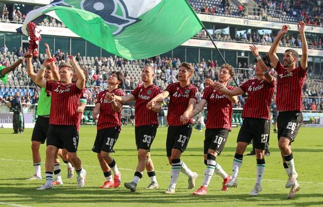 Germany Soccer 2 Bundesliga 2025 26, 7 Matchday Hannover 96 vs Arminia Bielefeld Heinz von Heiden Arena Stadion Hannover Siegfeier 3 1 Virgil GhiÅ£Äƒ Virgil Ghita Hannover 96, 5 Daisuke Yokota Hannover 96, 18 Jannik Rochelt Hannover 96, 10 Franz Roggow Hannover 96, 13 Waniss TaÃ¯bi Waniss Taibi Hannover 96, 26 Hayate Matsuda Hannover 96, 27 Maurice Neubauer Hannover 96, 33 Hannover Copyright: xAymanxAlahmedx