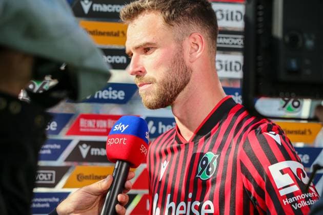 Germany Soccer 2 Bundesliga 2025 26, 7 Matchday Hannover 96 vs Arminia Bielefeld Heinz von Heiden Arena Stadion Hannover Interview with player Boris Tomiak Hannover 96, 3 Hannover Copyright: xAymanxAlahmedx