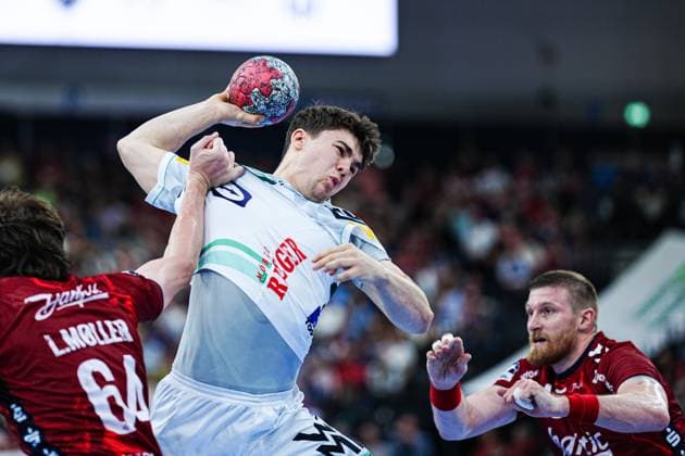 Throw Goal Elias Newel Frisch Auf Goeppingen, 40 GER, SG Flensburg Handewitt vs Frisch Auf Goeppingen, Handball, Bundesliga, Matchday 6, Season 2026 2026, 28 09 2025 GER, SG Flensburg Handewitt vs Frisch Auf Goeppingen, Handball, Bundesliga, Matchday 6, Season 2026 2026, 28 09 2025 Flensburg Copyright: xEibner-Pressefoto MarcelxvonxFehrnx EP_MFN