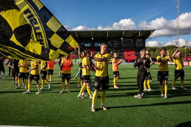 250928 Mjällbys Herman Johansson cheers after the football match in Allsvenskan between Brommapojkarna and Mjällby on September 28, 2025 in Stockholm  Copyright: EMMAxWALLSKOG BB250928EW060