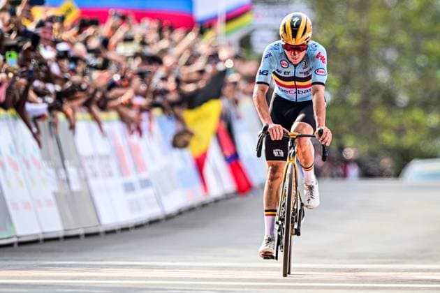 Belgian Remco Evenepoel as he crosses the finish line at the elite men road race (267,5 km) at the cycling road World Championships in Kigali, Rwanda, Sunday 28 September 2025. The 2025 UCI Road World Championships take place from 21 to 28 September in Kigali, Rwanda. DIRKxWAEM  x135525357x