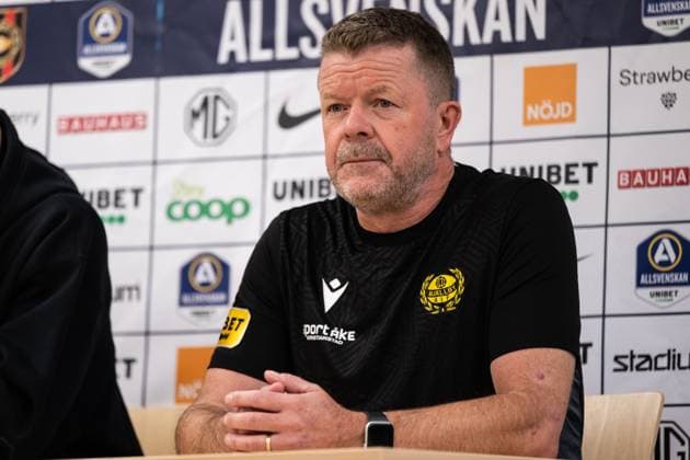 250928 Mjällbys coach Anders Torstensson during the press conference after the football match in Allsvenskan between Brommapojkarna and Mjällby on September 28, 2025 in Stockholm  Copyright: EMMAxWALLSKOG BB250928EW077