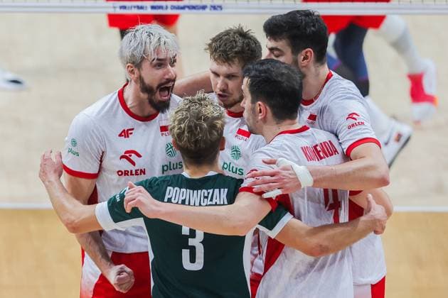 (250928) -- PASAY CITY, Sept. 28, 2025 -- Players of Poland celebrate during the bronze medal match between Poland and the Czech Republic at the FIVB Men s World Championship, WM, Weltmeisterschaft 2025 in Pasay City, the Philippines, Sept. 28, 2025. ) (SP)PHILIPPINES-PASAY CITY-FIVB MEN S WORLD CHAMPIONSHIP 2025-BRONZE MEDAL MATCH ROUELLExUMALI 