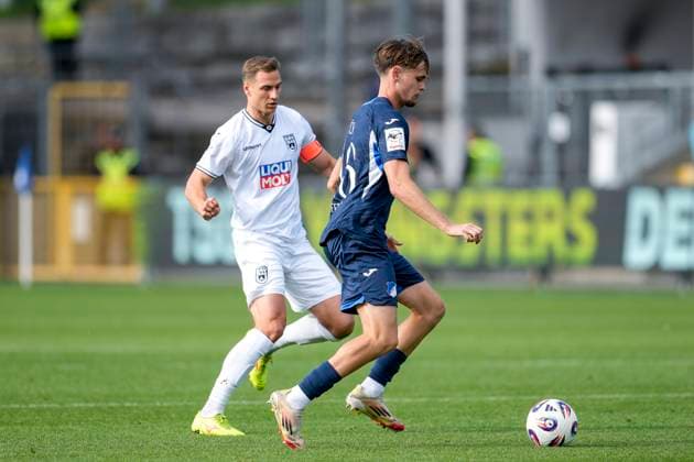v li Dennis Dressel Ulm, 14 , Yannis Hör TSG II, 16 , Action, Action, Game scene, 28 09 2025, Sinsheim Germany , Soccer, 3 Liga, TSG 1899 Hoffenheim II SSV Ulm 1846, DFB DFL REGULATIONS PROHIBIT ANY USE OF PHOTOGRAPHS AS IMAGE SEQUENCES AND OR QUASI VIDEO xozx