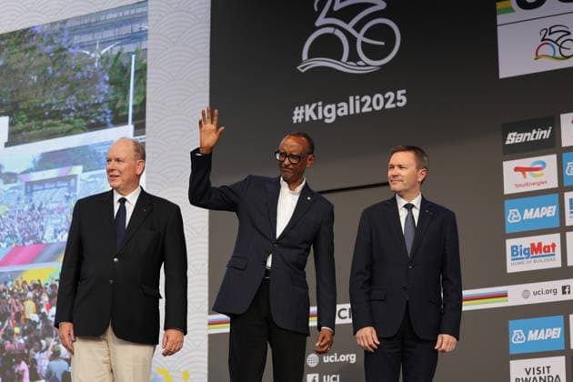 2025 UCI Road World Championships Picture by Alex Whitehead SWpix.com - 28 09 2025 - Cycling - 2025 UCI Road World Championships - Kigali Convention Centre, Kigali, Rwanda - Men Elite Road Race - (L to R) Prince of Monaco Albert II, President of Rwanda Paul Kagame, UCI President David Lappartient Copyright: x xSWpix.comx(t axPhotographyxHubxLtd)xAlexxWhitehead SWpix.comx SWP-3030-8916