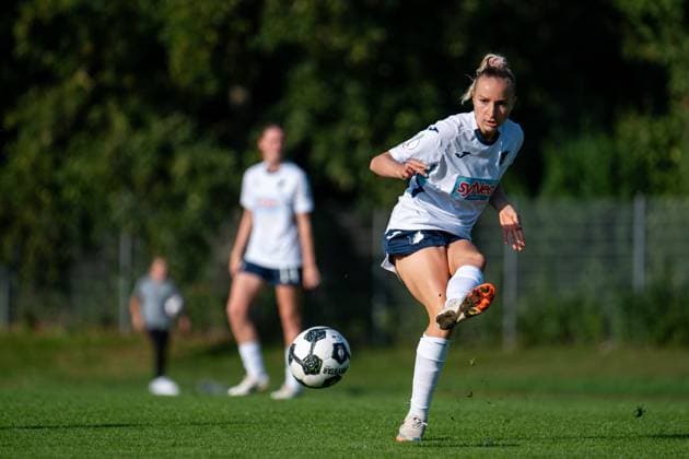 Vanessa Diehm TSG Hoffenheim, 06 on the ball, GER, SpVgg Greuther Fuerth vs TSG 1899 Hoffenheim, Soccer Women DFB Cup, 1 Round, Season 2025 2026, 28 09 2025 GER, SpVgg Greuther Fuerth vs TSG 1899 Hoffenheim, Soccer Women DFB Cup, 1 Round, Season 2025 2026, 28 09 2025 Fuerth Copyright: xEibner-Pressefoto Memmlerx EP_MMR