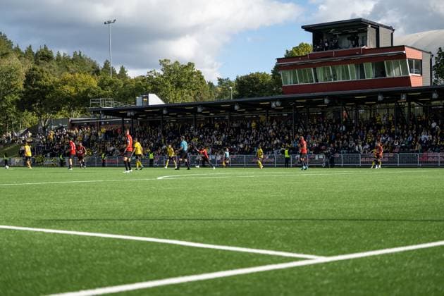 250928 Mjällby supporters during the Allsvenskan football match between Brommapojkarna and Mjällby on September 28, 2025 in Stockholm  Copyright: EMMAxWALLSKOG BB250928EW089