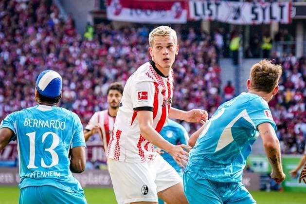 Germany Soccer Bundesliga 2025 26, Matchday 5 SC Freiburg vs TSG Hoffenheim Europa Park Stadion Freiburg Matthias Ginter SC Freiburg, 28 Copyright: xJOERANxSTEINSIEKx