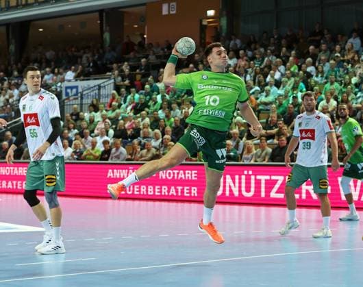 28 09 2025, xovx, Handball Daikin Handball Bundesliga, HSG Wetzlar GWD Minden v l Azat Valiullin GWD Minden , Josip Simic HSG Wetzlar , Malte Donker GWD Minden Wetzlar Buderus Arena Hessen Germany EN