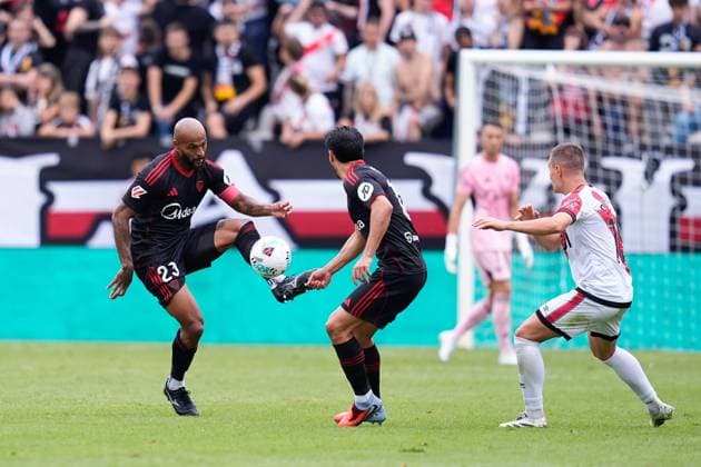 September 28, 2025, Madrid, Madrid, Spain: Marcao of Sevilla FC in action during the Spanish League, LaLiga EA Sports, football match played between Rayo Vallecano and Sevilla FC at Estadio de Vallecas on September 28, 2025, in Madrid, Spain. Madrid Spain - ZUMAa181 20250928_zaa_a181_089 Copyright: xDennisxAgyemanx