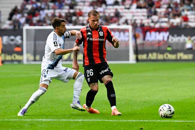 FOOTBALL : OGC Nice VS Paris FC - Ligue 1 McDonald s - 28 09 2025 Maxime Lopez (Paris FC) Melvin Bard (OGC Nice) - Ligue 1 McDonald™s match between OGC Nice and Paris Football Club on September 28, 2025 at the Allianz Riviera Stadium in Nice. NiceFrance  Copyright: xWilliamxCannarellax