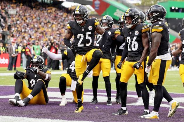 NFL, American Football Herren, USA Week 4, Croke Park, Dublin 28 9 2025 Pittsburgh Steelers vs Minnesota Vikings Pittsburgh Steelers DeShon Elliott celebrates making an interception DeShon Elliott celebrates making an interception 28 9 2025  Copyright: x INPHO LaszloxGeczox LG_011371