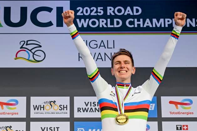 UCI 2025 Road World Championship, WM, Weltmeisterschaft Kigali 28 09 2025 KIGALI, RWANDA - SEPTEMBER 28 : Pogacar Tadej (SLO) during the podium ceremont of the Men Elite cycling road race of the UCI Road World Championships 2025 92nd edition an UCI World Championships cycling race of 267.5 km with start in Kigali and finish in Kigali on September 28, 2025 in Kigali, Rwanda, 28 09 2025 Kigali Rwanda  Copyright: xJanxDexMeuleneirx