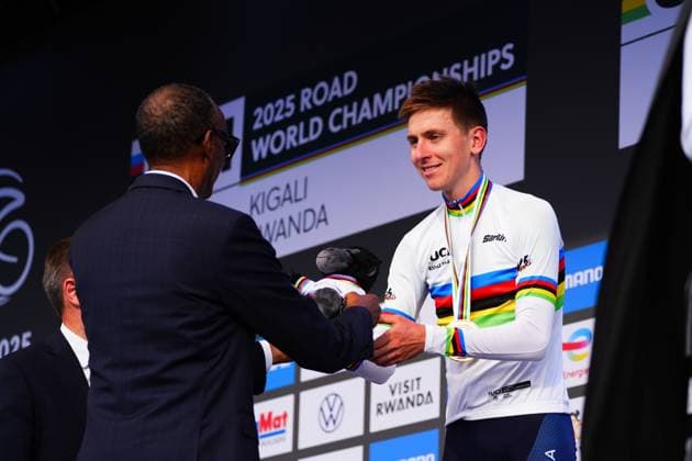 2025 UCI Road World Championships Picture by Zac Williams SWpix.com - 28 09 2025 - Cycling - 2025 UCI Road World Championships - Kigali Convention Centre, Kigali, Rwanda - Men Elite Road Race - Tadej Pogacar (Slovenia) receiving the Gold Medal to become World Champion Copyright: x xSWpix.comx(t axPhotographyxHubxLtd)xZacxWilliams SWpix.comx SWP-3030-8951