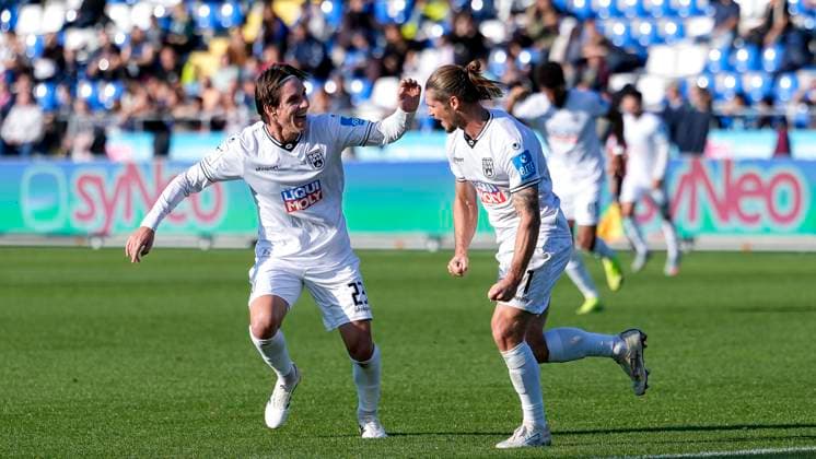 from left Max Brandt Ulm, 23 , Dennis Chessa Ulm, 11 , players of SSV Ulm 1846, cheer about the goal to 1 1, jubilation, goal celebration, celebrate the goal, goal, celebration, cheers about the goal, rejoicing, joy, rejoices, optimistic, positive, game scene, highlight, action, action, 28 09 2025, Sinsheim Germany , Soccer, 3 Liga, TSG 1899 Hoffenheim II SSV Ulm 1846, DFB DFL REGULATIONS PROHIBIT ANY USE OF PHOTOGRAPHS AS IMAGE SEQUENCES AND OR QUASI VIDEO xozx