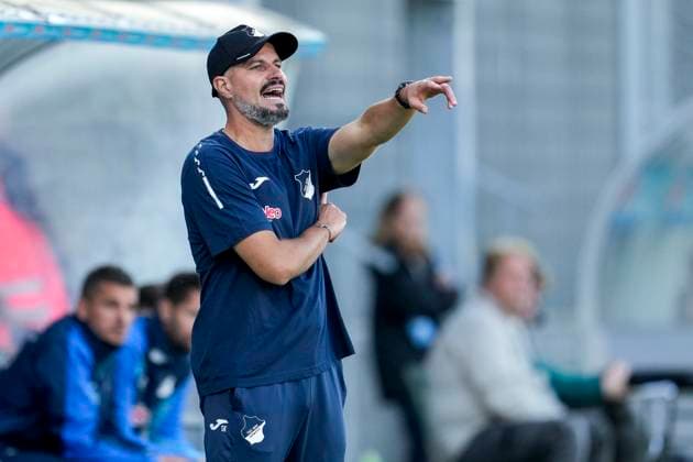 Stefan Kleineheismann coach, head coach, TSG II , gives instructions, gestures, gesticulates with arms, single image, single photo, action, action, 28 09 2025, Sinsheim Germany , Football, 3 Liga, TSG 1899 Hoffenheim II SSV Ulm 1846, DFB DFL REGULATIONS PROHIBIT ANY USE OF PHOTOGRAPHS AS IMAGE SEQUENCES AND OR QUASI VIDEO xozx