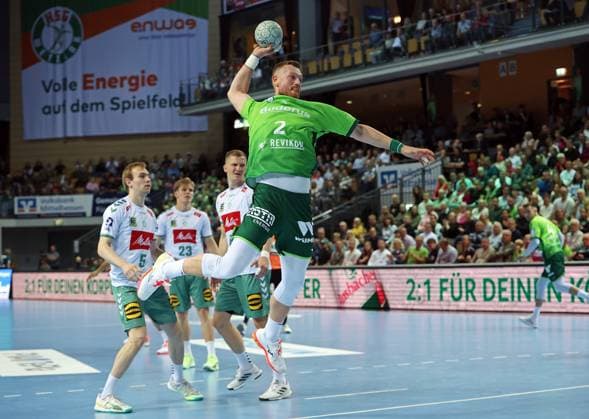 28 09 2025, xovx, Handball Daikin Handball Bundesliga, HSG Wetzlar GWD Minden v l Florian Kranzmann GWD Minden , Niclas Benedict Heitkamp GWD Minden , Rene Gruszka GWD Minden , Nikola Grahovac HSG Wetzlar Wetzlar Buderus Arena Hessen Germany EN