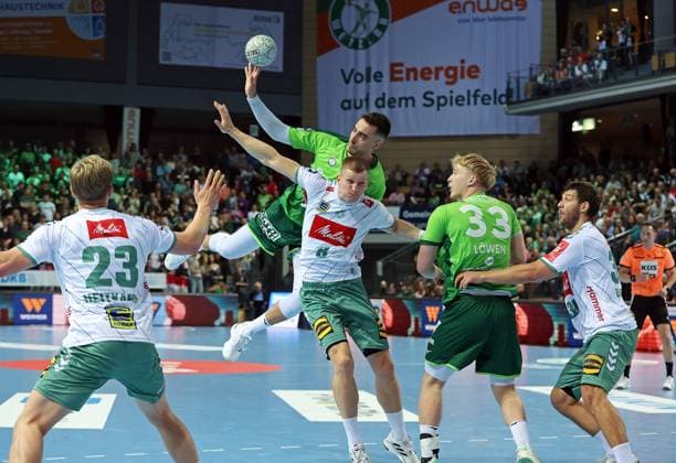 28 09 2025, xovx, Handball Daikin Handball Bundesliga, HSG Wetzlar GWD Minden v l Niclas Benedict Heitkamp GWD Minden , Filip Vistorop HSG Wetzlar , Karolis Antanavicius GWD Minden , Georg Löwen HSG Wetzlar , Malte Donker GWD Minden Wetzlar Buderus Arena Hessen Germany EN