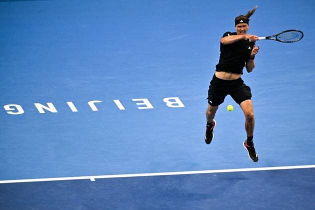 (250928) -- BEIJING, Sept. 28, 2025 -- Alexander Zverev returns a shot during the men s singles second round match between Corentin Moutet of France and Alexander Zverev of Germany at 2025 China Open tennis tournament in Beijing, China, Sept. 28, 2025. ) (SP)CHINA-BEIJING-TENNIS-CHINA OPEN-MEN S SINGLES-SECOND ROUND (CN) XinxMengchen 