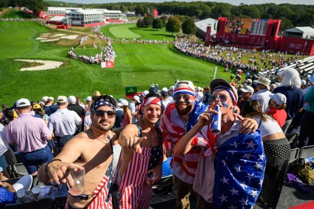 250928 Fans of Team USA on day 3 of the Ryder Cup on September 28, 2025 in New York Photo Jesper Zerman BILDBYRAN kod JZ JZ0619 golf ryder cup day 3 bbeng publik  Copyright: JESPERxZERMAN BB250928JZ001