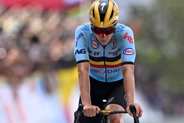 UCI 2025 Road World Championship, WM, Weltmeisterschaft Kigali 28 09 2025 KIGALI, RWANDA - SEPTEMBER 28 : Evenepoel Remco (BEL) of Soudal - Quick Step crosses the finish line dejected during the Men Elite cycling road race of the UCI Road World Championships 2025 92nd edition an UCI World Championships cycling race of 267.5 km with start in Kigali and finish in Kigali on September 28, 2025 in Kigali, Rwanda, 28 09 2025 Kigali Rwanda  Copyright: xJanxDexMeuleneirx