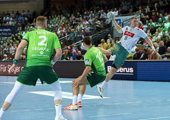 28 09 2025, xovx, Handball Daikin Handball Bundesliga, HSG Wetzlar GWD Minden v l Nikola Grahovac HSG Wetzlar , Josip Simic HSG Wetzlar , Karolis Antanavicius GWD Minden Wetzlar Buderus Arena Hessen Germany EN