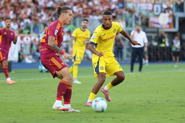 AS Roma v Hellas Verona FC - Serie A Kostas Tsimikas of AS Roma plays the ball during the AS Roma vs Hellas Verona FC Serie A Enilive 2025-26 game at Olimpic Stadium in Rome, Italy, on September 28, 2025. Roma Italy  Copyright: xDavidexCasentinix originalFilename:casentini-asromavs250928_npEFO.jpg