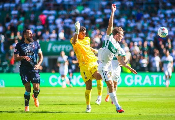 Spanish La Liga EA Sports soccer match Elche vs Celta at Manuel Martínez Valero stadium in Elche, Alicante, Spain. 28 September 2025 900 Cordon Press  900 CordonxPress LOF - Elche vs Celta