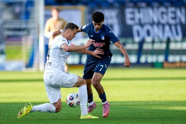 v li Dennis Dressel Ulm, 14 , Ayoube Amaimouni Echghouyab TSG II, 7 , duel, duel, duel, tackle, tackling, dynamics, action, action, 28 09 2025, Sinsheim Germany , Football, 3 Liga, TSG 1899 Hoffenheim II SSV Ulm 1846, DFB DFL REGULATIONS PROHIBIT ANY USE OF PHOTOGRAPHS AS IMAGE SEQUENCES AND OR QUASI VIDEO xozx