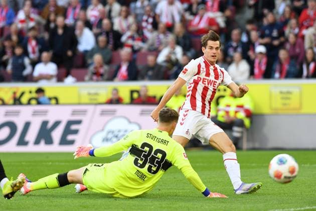 Jakub Kaminski (1. FC Koeln) Tor zum 1:0 waehrend des Spiels der Bundesliga zwischen dem 1. FC Köln und VfB Stuttgart, RheinEnergieSTADION am 28. September 2025 in Köln, Deutschland. (Foto von Ralf Treese DeFodi Images) +++ Jakub Kaminski (1. FC Koeln) scores his team?s first goal during the Bundesliga match between 1. FC Köln and VfB Stuttgart at RheinEnergieSTADION on September 28, 2025 in Köln, Germany. (Photo by Ralf Treese DeFodi Images) DFL regulations prohibit any use of photographs as image sequences and or quasi-video. (Photo by Ralf Treese DeFodi Images) Jakub Kaminski 1 FC Koeln goal for 1 0 during the Bundesliga match between 1 FC Köln and VfB Stuttgart, RheinEnergieSTADION on September 28, 2025 in Köln, Germany Photo by Ralf Treese DeFodi Images Jakub Kaminski 1 FC Koeln scores his team?s first goal during the Bundesliga match between 1 FC Köln and VfB Stuttgart at RheinEnergieSTADION on September 28, 2025 in Köln, Germany Photo by Ralf Treese DeFodi Images DFL regulations prohibit any use of photographs as image sequences and or quasi video Photo by Ralf Treese DeFodi Images