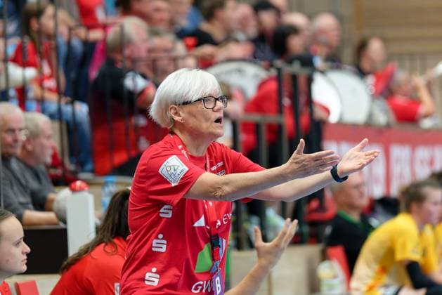 Coach Ines Seidler Halle , SV Union Halle Neustadt HC Roedertal, Handball Women, DHB Cup, Round of 16, Season 2025 26, 28 09 2025 Halle SWH Arena Sachsen Anhalt Germany