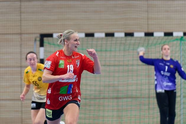 Lea Gruber Halle, 19 after scoring, SV Union Halle Neustadt HC Roedertal, Handball Women, DHB Cup, Round of 16, Season 2025 26, 28 09 2025 Halle SWH Arena Sachsen Anhalt Germany