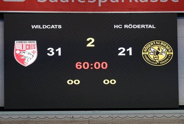 Scoreboard with final score, SV Union Halle Neustadt HC Roedertal, Handball Women, DHB Cup, Round of 16, Season 2025 26, 28 09 2025 Halle SWH Arena Sachsen Anhalt Germany
