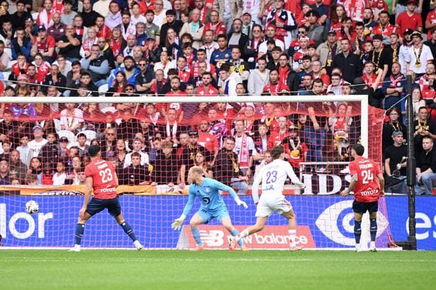 Lille OSC v Olympique Lyonnais - Ligue 1 McDonald s 2025 2026 23 Tyler MORTON (ol) during the Ligue 1 McDonald s match between Lille and Lyon at Stade Pierre Mauroy on September 28, 2025 in Lille, France. Lille France  Copyright: xFEPx 776348143