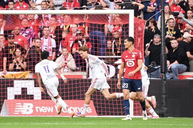 Lille OSC v Olympique Lyonnais - Ligue 1 McDonald s 2025 2026 23 Tyler MORTON (ol) during the Ligue 1 McDonald s match between Lille and Lyon at Stade Pierre Mauroy on September 28, 2025 in Lille, France. Lille France  Copyright: xFEPx 776348143