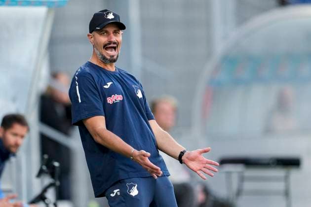 Stefan Kleineheismann coach, head coach, TSG II , gives instructions, gestures, gesticulates with arms, single image, single photo, action, action, 28 09 2025, Sinsheim Germany , Football, 3 Liga, TSG 1899 Hoffenheim II SSV Ulm 1846, DFB DFL REGULATIONS PROHIBIT ANY USE OF PHOTOGRAPHS AS IMAGE SEQUENCES AND OR QUASI VIDEO xozx