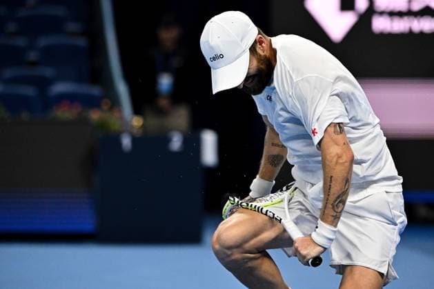 (250928) -- BEIJING, Sept. 28, 2025 -- Corentin Moutet breaks his racket during the men s singles second round match between Corentin Moutet of France and Alexander Zverev of Germany at 2025 China Open tennis tournament in Beijing, China, Sept. 28, 2025. ) (SP)CHINA-BEIJING-TENNIS-CHINA OPEN-MEN S SINGLES-SECOND ROUND (CN) XinxMengchen 
