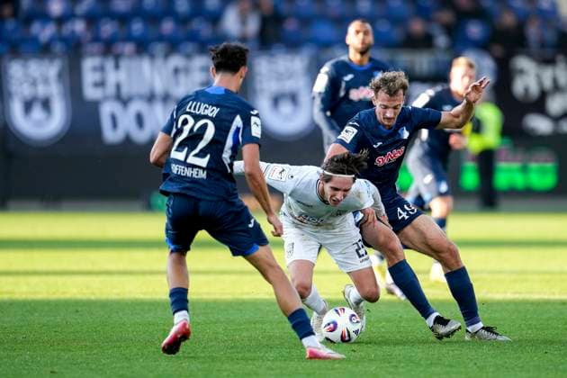 v li Arian Llugiqi TSG II, 22 , Max Brandt Ulm, 23 , Yannik Lührs TSG II, 49 , duel, duel, tackle, tackling, dynamics, action, action, 28 09 2025, Sinsheim Germany , Football, 3 Liga, TSG 1899 Hoffenheim II SSV Ulm 1846, DFB DFL REGULATIONS PROHIBIT ANY USE OF PHOTOGRAPHS AS IMAGE SEQUENCES AND OR QUASI VIDEO xozx