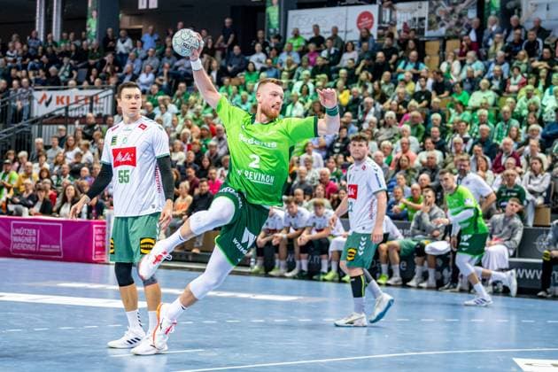 Handball Bundesliga HSG Wetzlar GWD Minden, 28 09 25 Nikola Grahovac HSG Wetzlar, 2 , Azat Valiullin GWD Minden, 55 , Philipp Vorlicek GWD Minden, 22 Handball Bundesliga HSG Wetzlar GWD Minden Wetzlar, 28 09 25 Copyright: xBEAUTIFULxSPORTS Roeczeyx